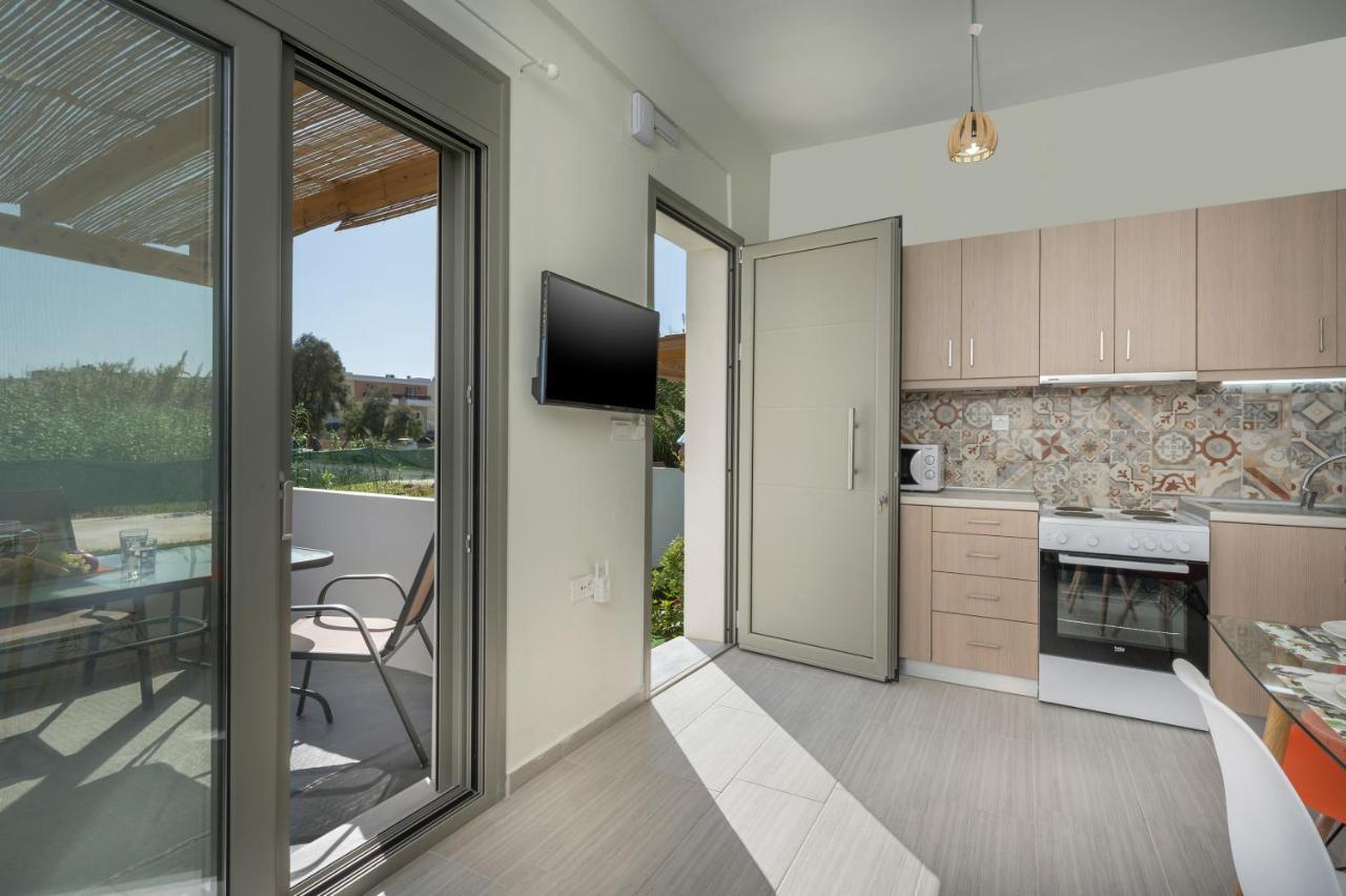 Sea Breeze Apartments Колімварі Екстер'єр фото